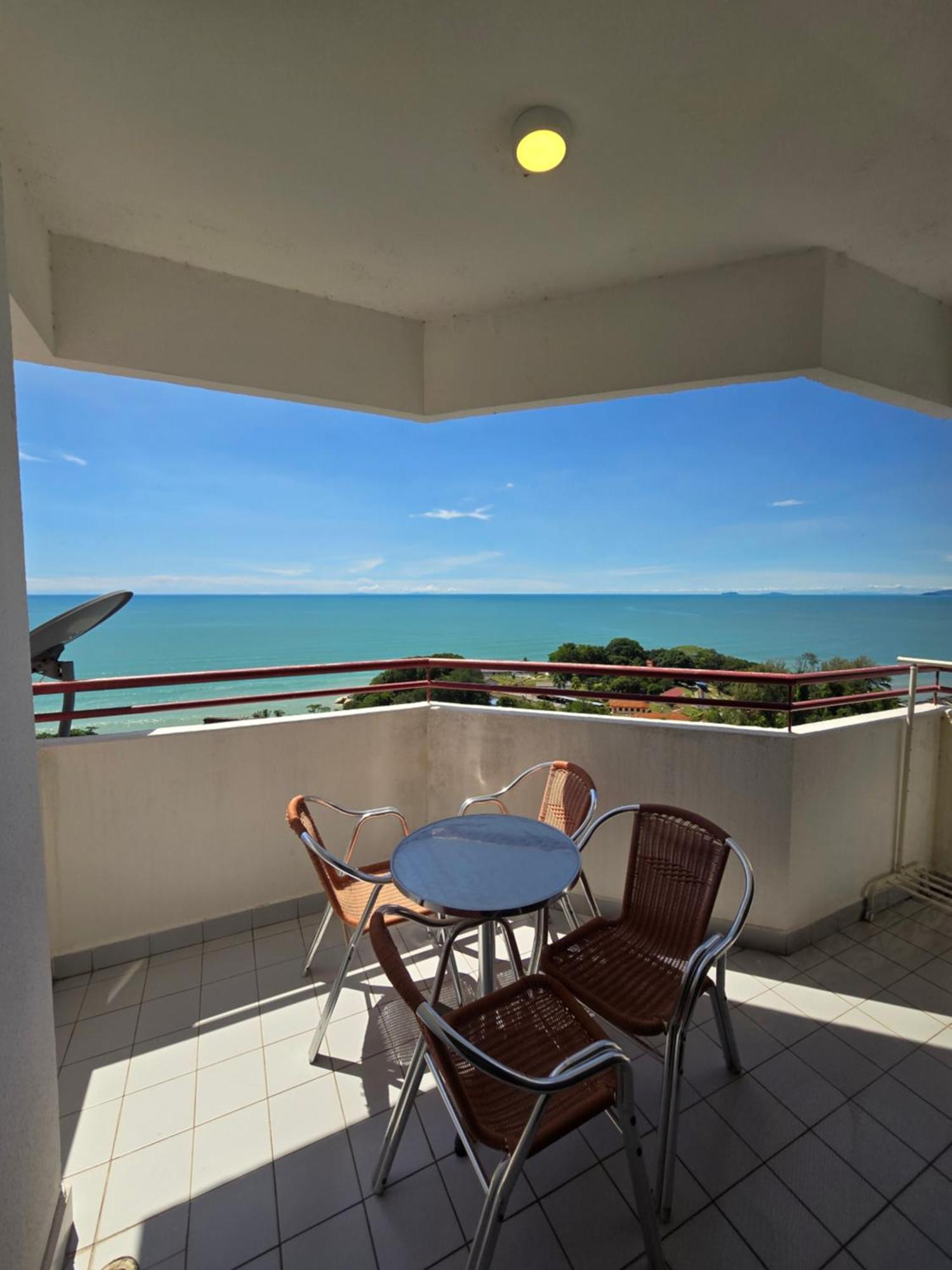Green Ocean Seaview Apartment Batu Ferringhi Esterno foto