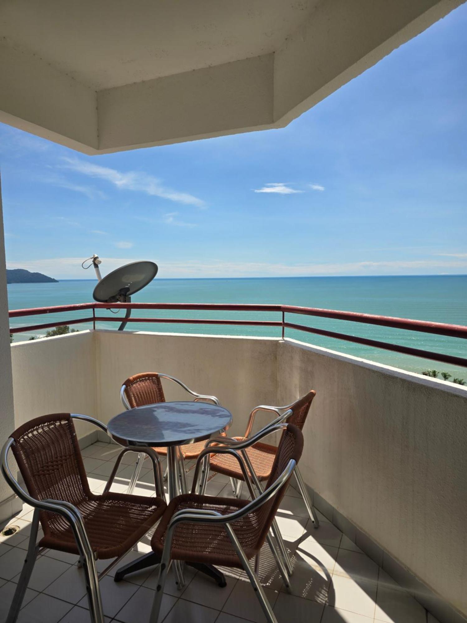 Green Ocean Seaview Apartment Batu Ferringhi Esterno foto